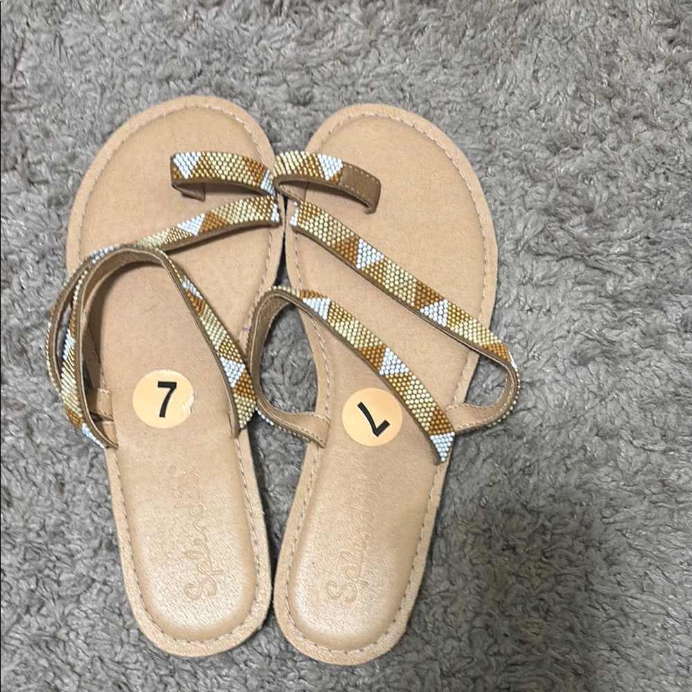 American Eagle Outfitters Tan Sandals with Criss-Cross Design